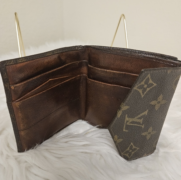 Vintage Louis Vuitton Wallet - Picture 8 of 8